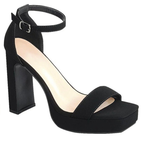 Squared Toe Black Heels 🖤 - Picture 2 of 2